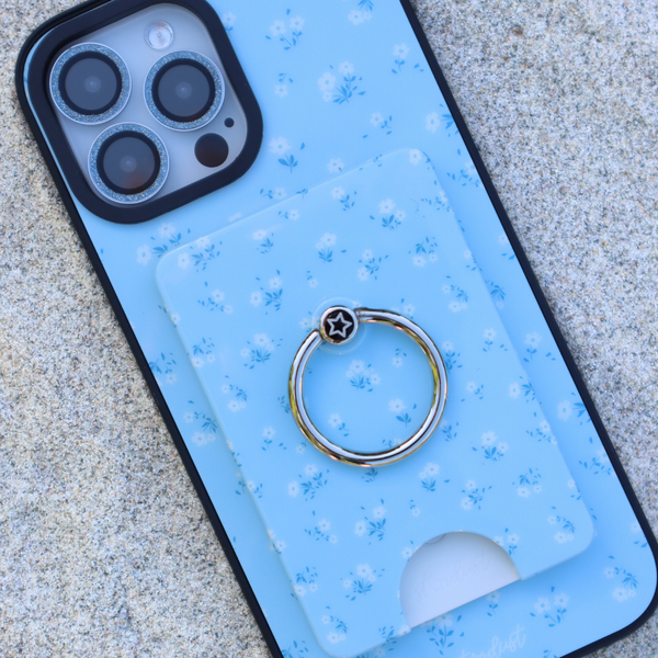 Darling Daisies MagSafe Wallet
