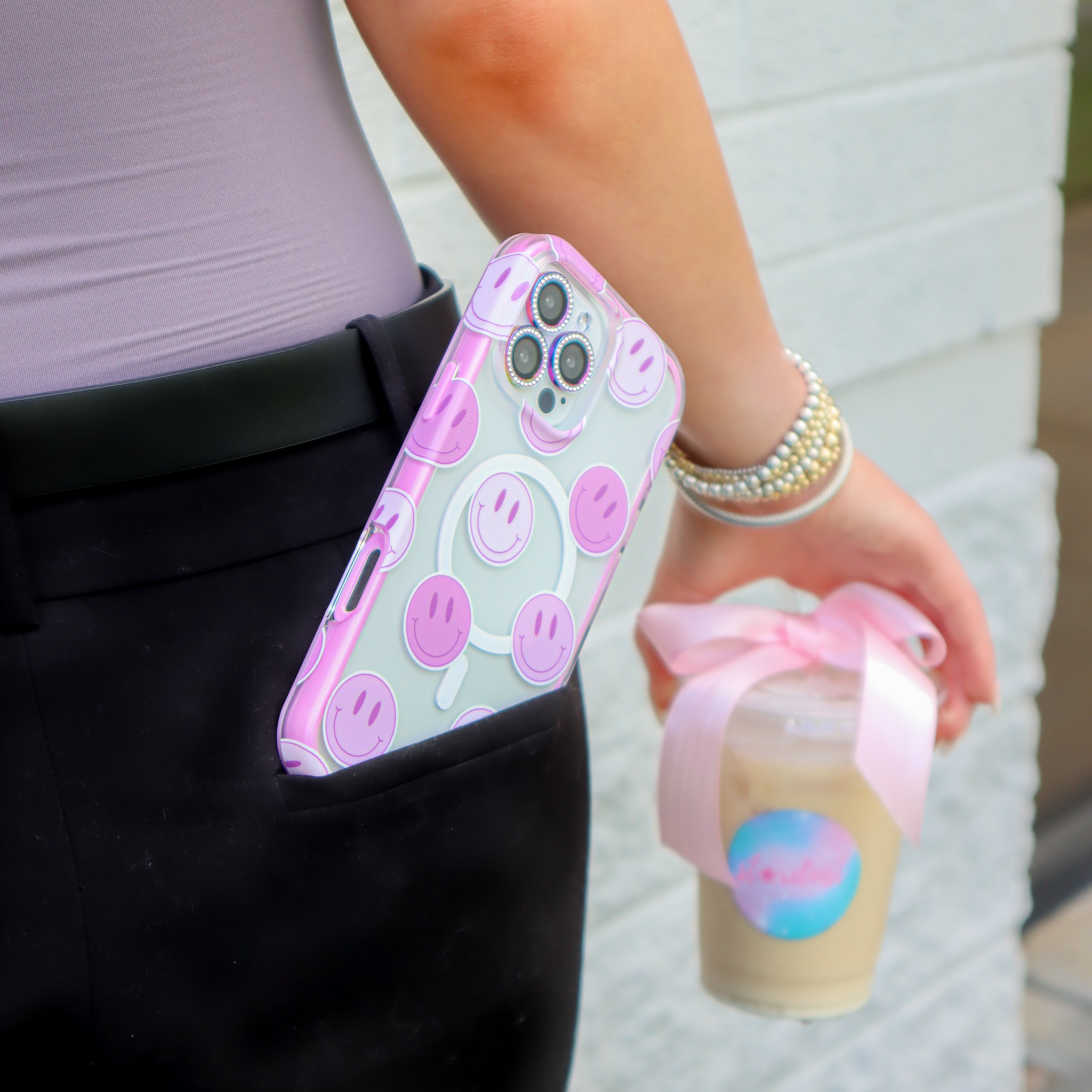 Lilac Smileys MagSafe iPhone Case