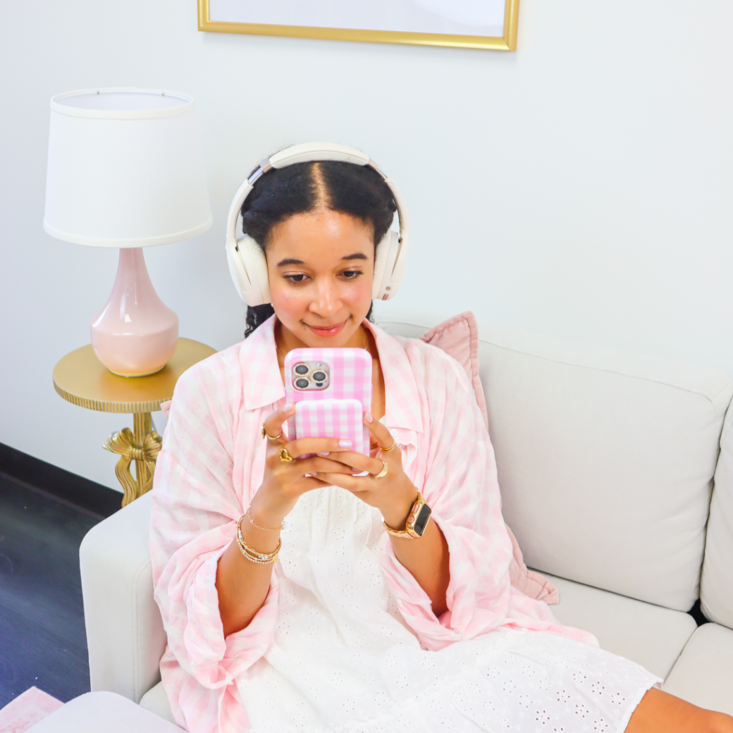 Pink Gingham MagSafe Power Bank